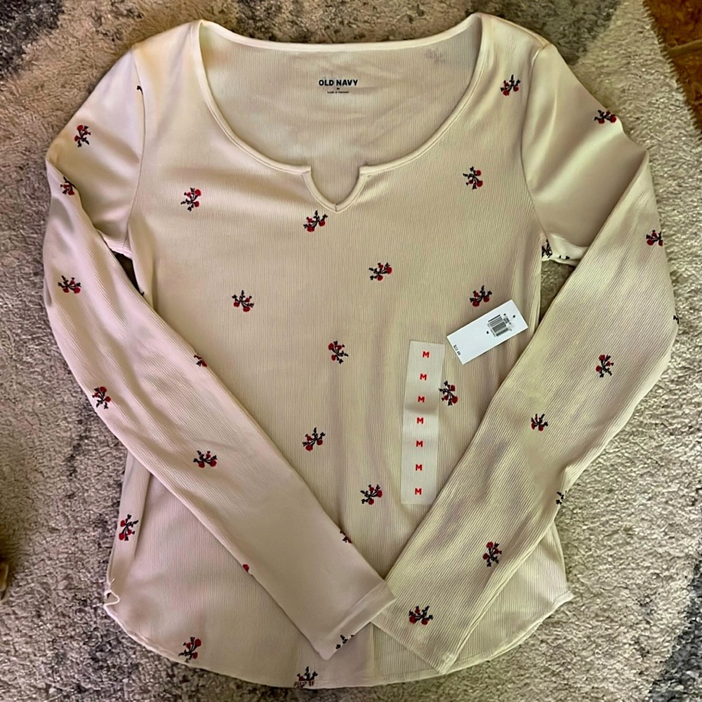 🌿NWT Soft Henley🌿